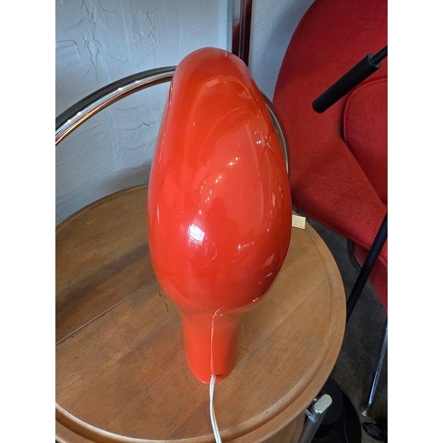 This 1970s Space Age sculptural table lamp is a striking blend of bold Pop Art design and classic Postmodern style....