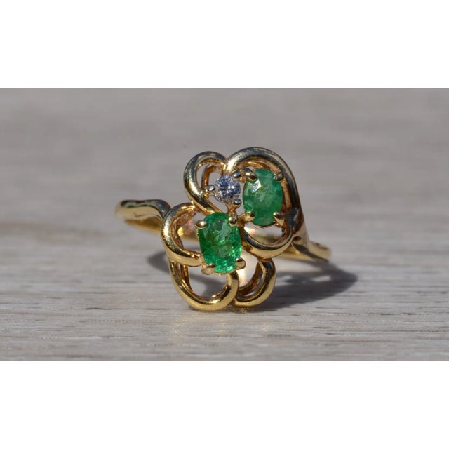 Contemporary The Trabant: Ladies 14K Gold Ring set with Emerald and Diamond For Sale - Image 3 of 10