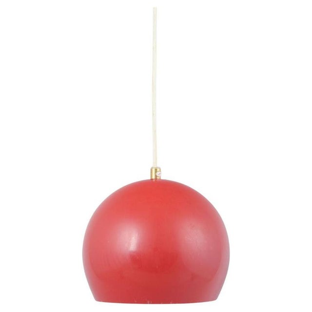 1960s Topan Pendant Lamp in Red Lacquered Metal by Verner Panton for Louis Poulsen, 1960s For Sale - Image 5 of 5