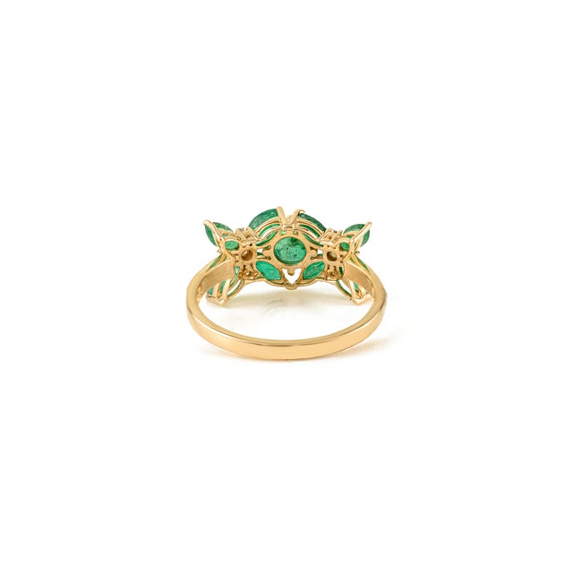 Metal 3 Carat Natural Emerald Cluster Engagement Ring With Diamonds in 14k Gold Size 5 For Sale - Image 7 of 13