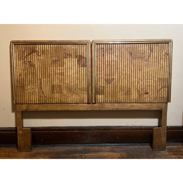 American of Martinsville Rare Vintage Burl American of Martinsville MCM Brutalist Full/Queen Headboard 1970s For Sale - Image 4 of 8