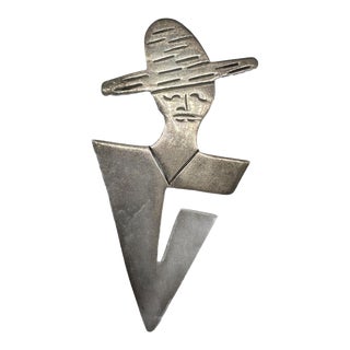 Vintage 925 Sterling Silver Mexican Lady in Hat Letter "V" Initial Pin Brooch For Sale