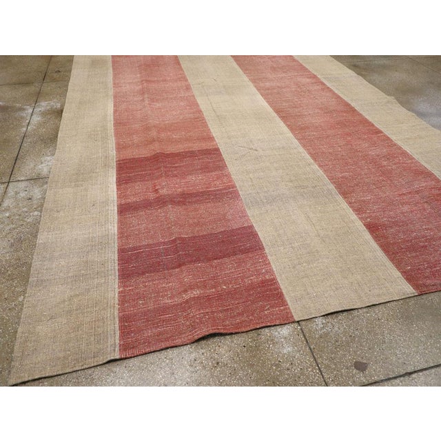 Galerie Shabab Collection Mid-20th Century Handmade Turkish Flatweave Kilim Room Size Carpet For Sale In New York - Image 6 of 8