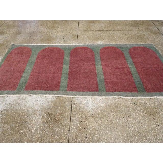 Galerie Shabab Collection Mid-20th Century Turkish Art Deco Style Rug For Sale In New York - Image 6 of 8