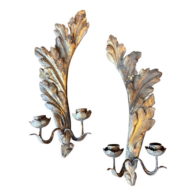 Pair of 18th Century Leaf-Form Giltwood Sconces For Sale