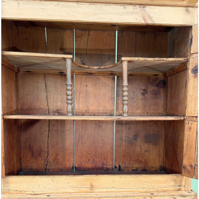 19th Century English Pine Linen Press / Cabinet For Sale In Los Angeles - Image 6 of 7