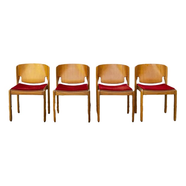 122 Chair by Vico Magistretti for Cassina, 1967, Set of 4 For Sale
