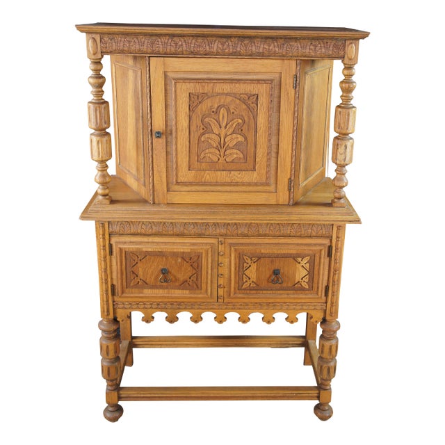 Late 20th Century Jacobean Revival Quartersawn Oak Court Cupboard China Cabinet Hutch 59" For Sale