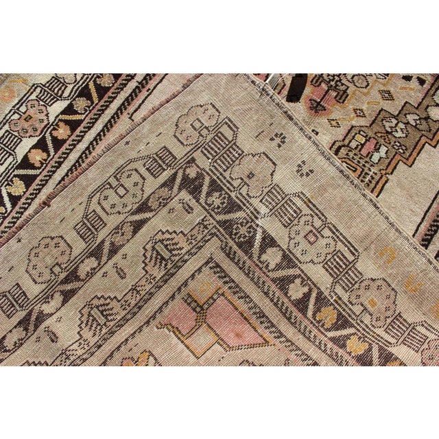 Textile 1940's Vintage Turkey Oushak Tribal Geometric Medallion 3'9 X 7'7 For Sale - Image 7 of 8