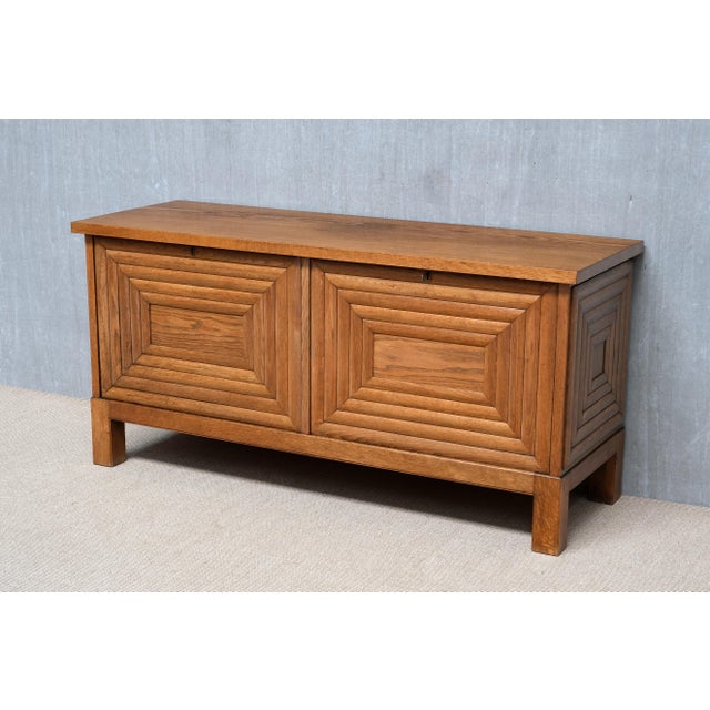 This exceptionally rare sideboard was produced in Sweden in the 1940s by Isidor Hörlin and the design is strongly...