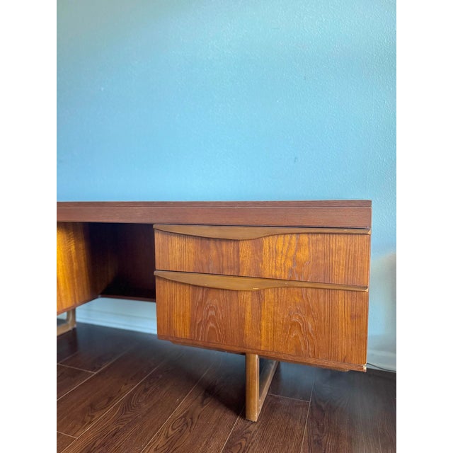 A Classic Mid-Century Modern Vanity / Desk by Austinsuite, Circa 1960s, Attributed For Sale - Image 11 of 11