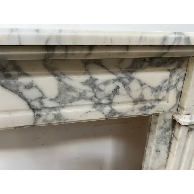 Louis XVI Style Fireplace in White Carrara Veined Marble, 19th Century For Sale - Image 13 of 16
