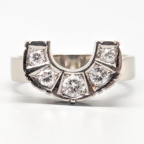18 Karat White Gold Ring with Diamond For Sale - Image 4 of 4