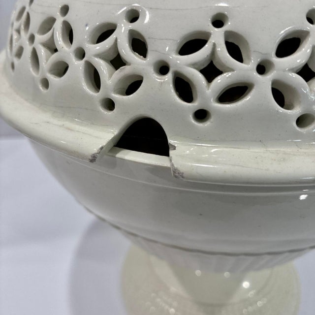 Cream Antique 18th Century George III Creamware Covered Footed Bowl, Compote or Centerpiece With Flower Finial For Sale - Image 8 of 17
