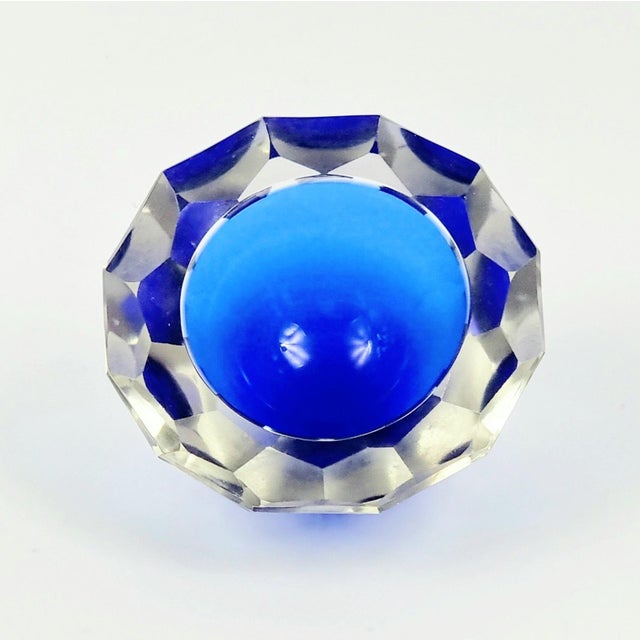 Alessandro Mandruzzato Large Sommerso Faceted Murano Glass Bowl/Catch-All by Mandruzzato, Italy, 1970s For Sale - Image 4 of 7