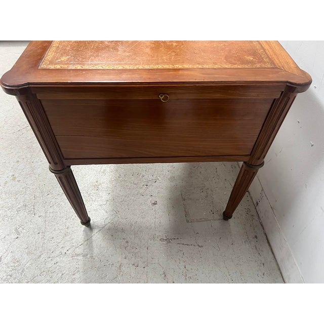 Louis XVI Style Desk in Walnut Wood, 1800s For Sale - Image 16 of 18