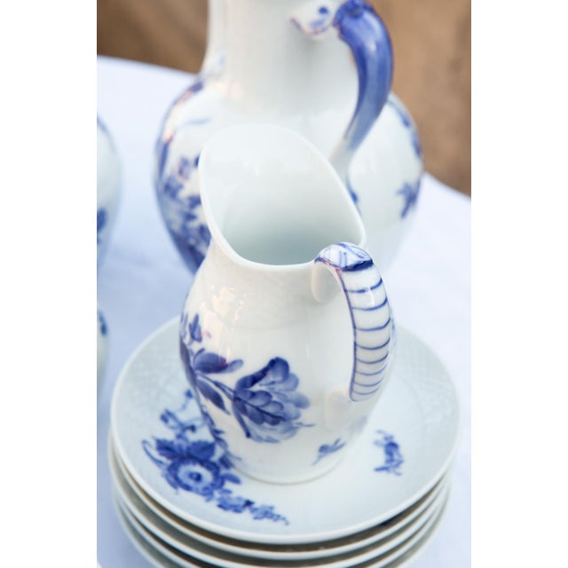 Vintage Blue Flower Blå Blomst Coffee Set from Royal Copenhagen, 1980s, Set of 33 For Sale - Image 10 of 14
