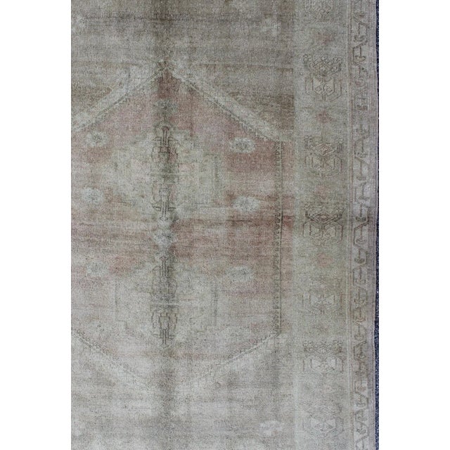 Vintage Turkish Oushak rug with Central Medallion in gray and pink, Keivan Woven Arts rug, TU-TRS-136508. country of...