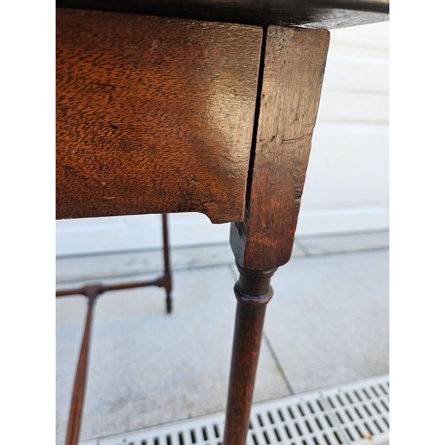 English Crotch Mahogany Georgian Spider Leg Side Table With Drawer For Sale - Image 3 of 11