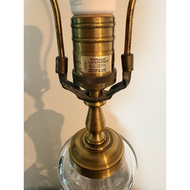 Hollywood Regency Vintage Wildwood Cut Crystal Wheat & Brass Table Lamp, Circa 1970s For Sale - Image 3 of 10