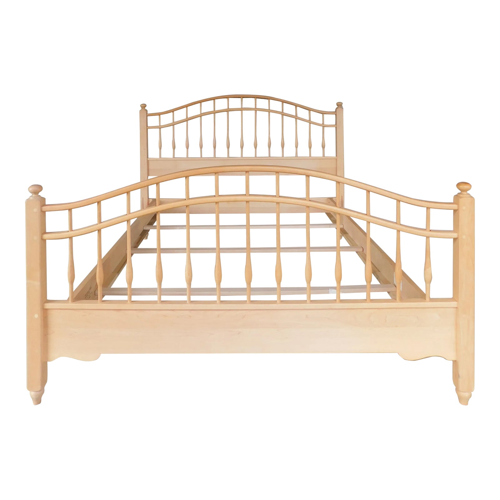 Moosehead Furniture Shaker Style Maple Full Size Bed | Chairish