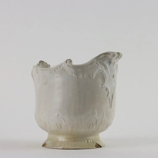 Helmet Shaped Cachepot in White Majolica, 1700s For Sale - Image 3 of 11