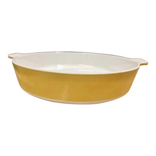 1960s Mid Century Modern Yellow Corning Ware Bake & Serve Round Dish For Sale