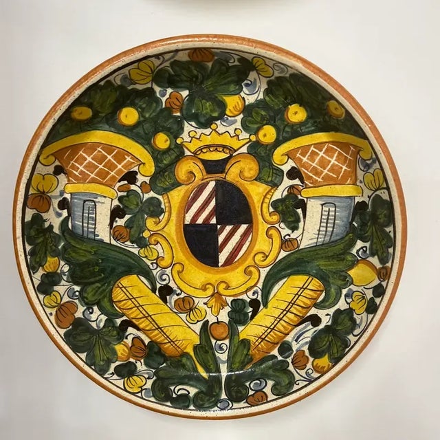 Traditional 1990s Italian Hand-Painted Ceramic Platter - Coat of Arms II For Sale - Image 3 of 10