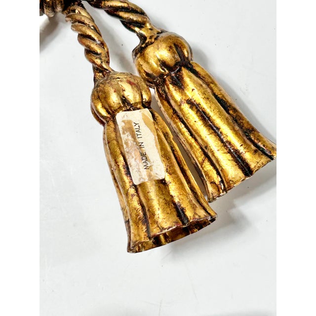 1960s Pair of Vintage Italian Gilt Rope Curtain Tiebacks With Tassels – Hollywood Regency Drapery Hardware, Window Decor For Sale - Image 5 of 8