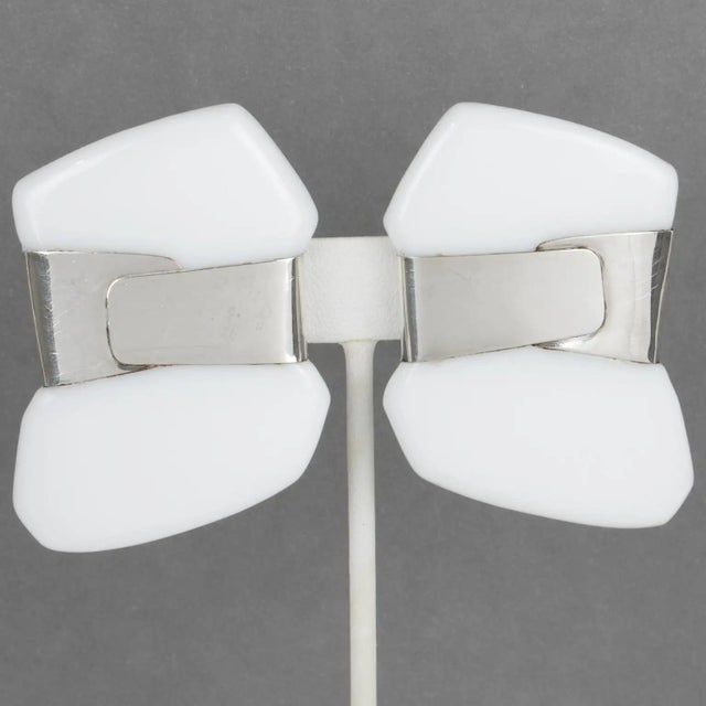 Contemporary Anne and Frank Vigneri Sterling Silver and White Lucite Clip Earrings For Sale - Image 3 of 6