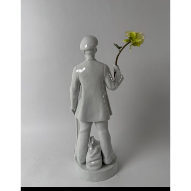 Ceramic White Porcelain Statue of a Revolutionary with a Device for a Flag or Flower, 1950s For Sale - Image 7 of 18