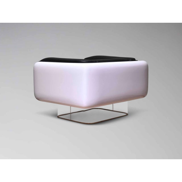 Steelcase Restored William Andrus Steelcase Fiberglass Lounge Chair Black Leather Lucite Base For Sale - Image 4 of 11