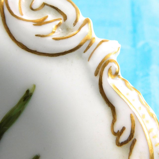 Ceramic 1930s Leonard Vienna Austria White Plate With Pink Flowers and Reticulated Rim For Sale - Image 7 of 9