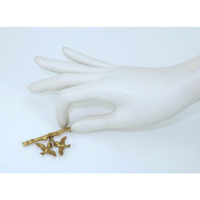 Metal Vintage Victorian Style Gold Plated Love Birds Brooch For Sale - Image 7 of 10