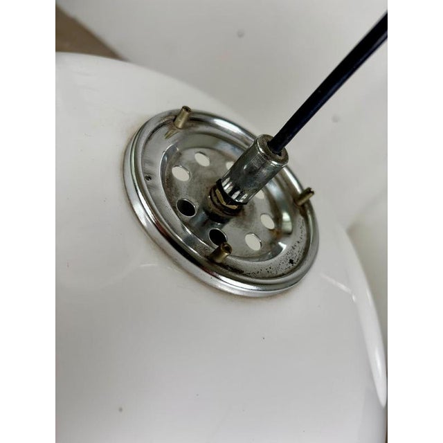 White Bud Grande Pendant Lamps by Guzzini, 1960s, Set of 2 For Sale - Image 8 of 9