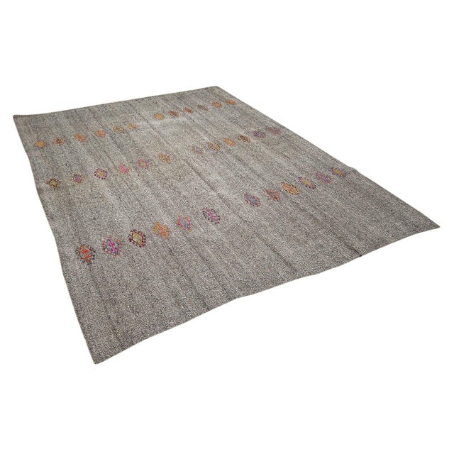Mid-Century Modern Vintage Gray Embroidered Kilim Rug For Sale - Image 3 of 7