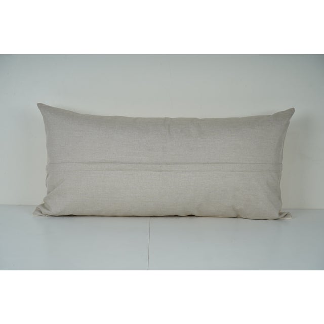 1990s Hand-Embroidered Peacock Suzani Pillow Cover – Animal Runner for Boho-Chic Interiors 18'' X 33'' For Sale - Image 5 of 5