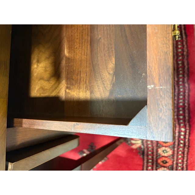 Late 20th Century Vintage 1995 Waterford Furniture Makers Cherry Pembroke End Tables — Pair For Sale - Image 5 of 15