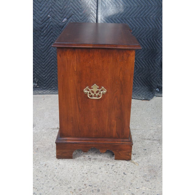 1980s Pennsylvania House Cherry Bachelors Chest of Drawers Stand Console 26" For Sale - Image 9 of 13