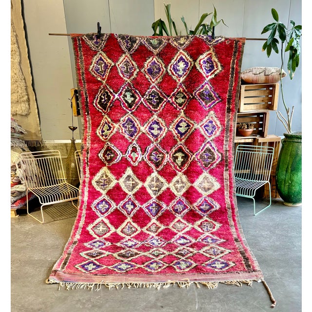 This exceptional antique Talsint rug is a rare and striking example of traditional Berber craftsmanship from the Atlas...