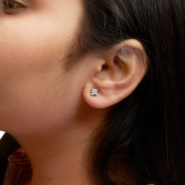 Early 21st Century 10k Yellow Gold Princess Diamond Quad Stud Earrings (1/4 cttw, J-K Color, I2-I3 Clarity) For Sale - Image 5 of 6