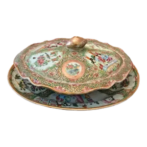 Antique Chinese Porcelain Rose Medallion Tureen