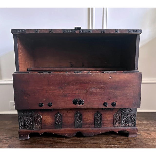 Brown Antique Korean Bandaji Chest Pyongan Do Dynasty For Sale - Image 8 of 14