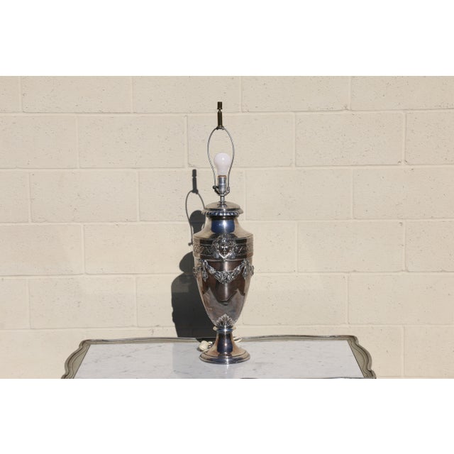 Silver Vintage Neoclassical Silver-Plated Urn Table Lamp With Floral Garland For Sale - Image 8 of 18