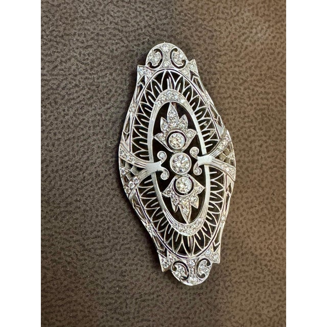 2000 - 2009 Estate Art Deco 1 Ct Diamond Platinum 12.5 Gm Pin / Broach VS Quality For Sale - Image 5 of 18