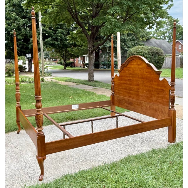 Thomasville King Size Hardwood Carved Poster Bed For Sale - Image 6 of 18