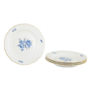 Porcelain Dinner Plates with Blue Floral Motifs and Gilt Rim from Meissen, Set of 4 For Sale