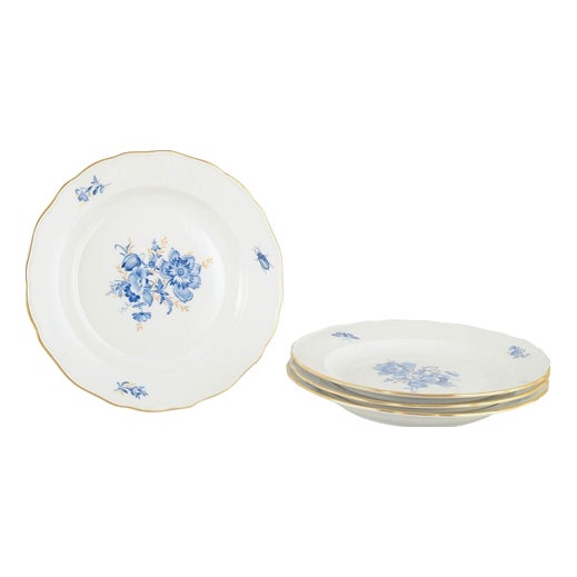 Porcelain Dinner Plates with Blue Floral Motifs and Gilt Rim from Meissen, Set of 4 For Sale