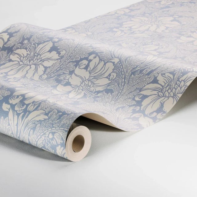 Flowering blooms and efflorescence leaves make Acanthus Garden in blue equally sophisticated and soothing. A timeless and...