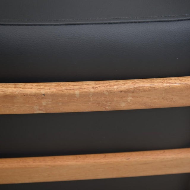 GE290 Chair in Oak and Black Leather by Hans Wegner, 1980s For Sale - Image 11 of 18